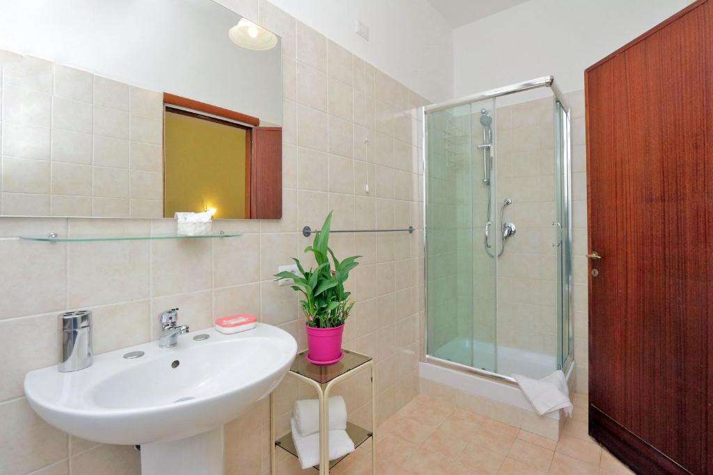 A bathroom at La Stazione Del Vaticano