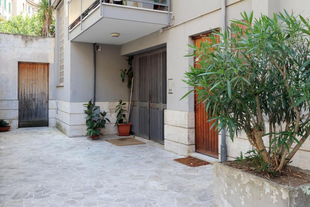 The building in which a vendégházakat is located