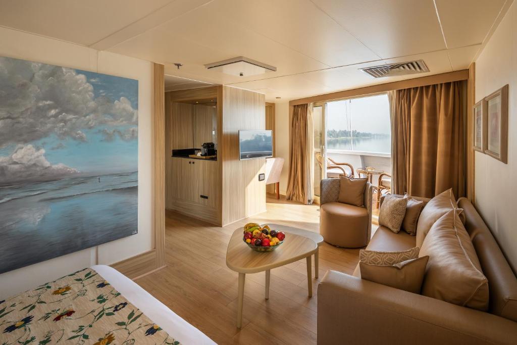 Posezení v ubytování M/Y Alexander The Great Nile Cruise - 4 Nights Every Monday From Luxor - 3 Nights Every Friday from Aswan