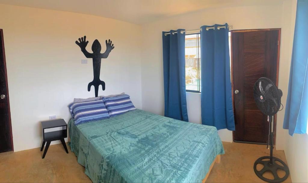 Postel nebo postele na pokoji v ubytování Tayta Surf House