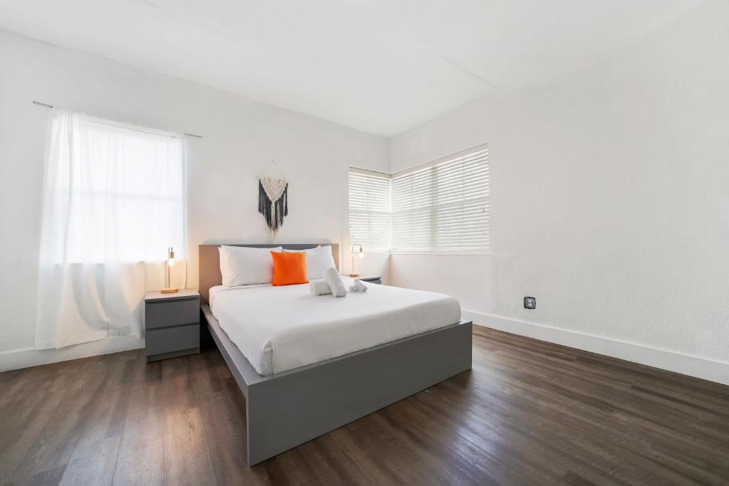Postel nebo postele na pokoji v ubytování Treehouse Hotel