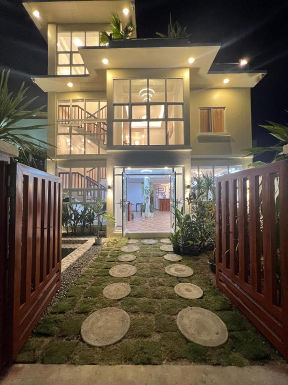 Zahrada ubytování RICH-VANIA SUITES