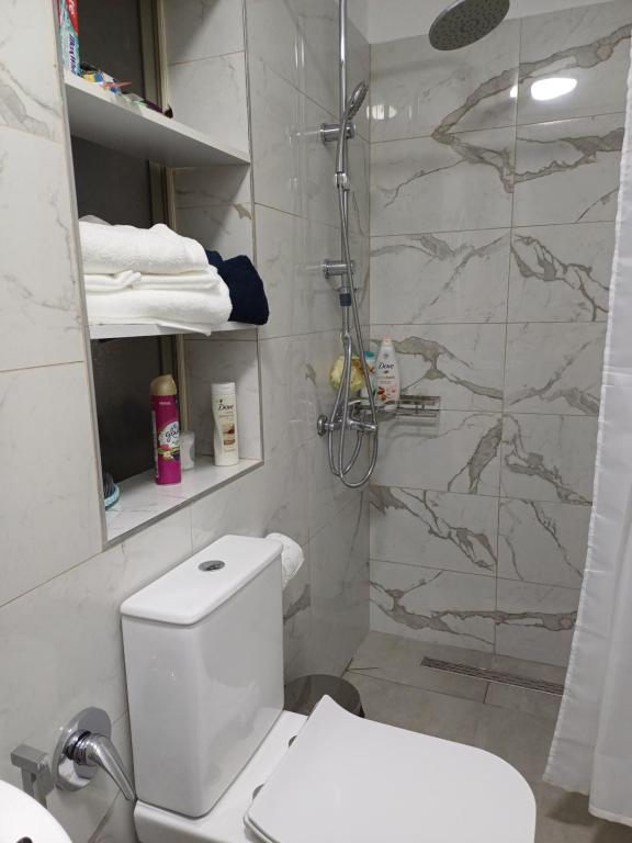 Regis Apartment - Image 8