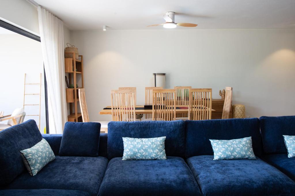 Гостиная зона в Appartement moderne de 3 chambres avec jardin près de la plage