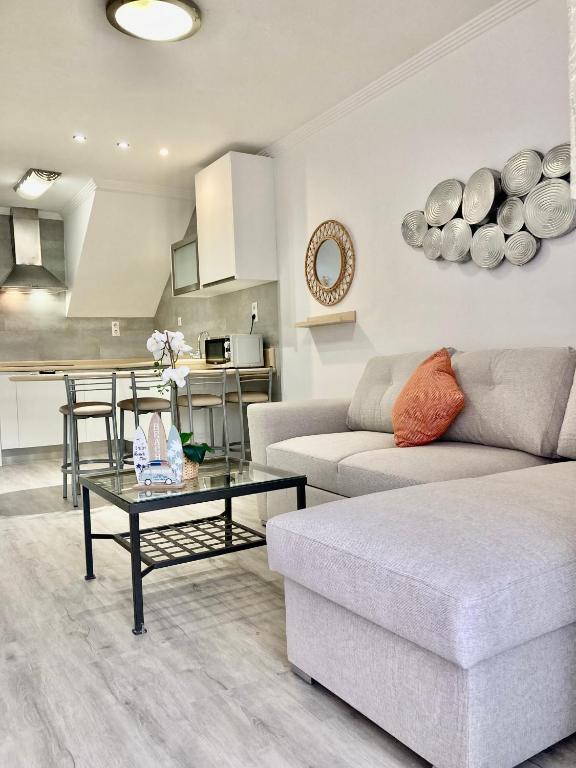 A kitchen or kitchenette at Sunny MASPALOMAS