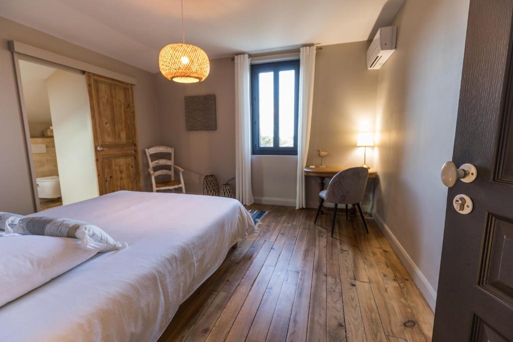 La maison d'à côté - Maison De Quatre Chambres