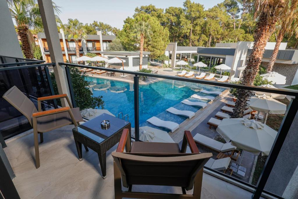 Bazén v ubytování Forest In Hotel nebo v jeho okolí