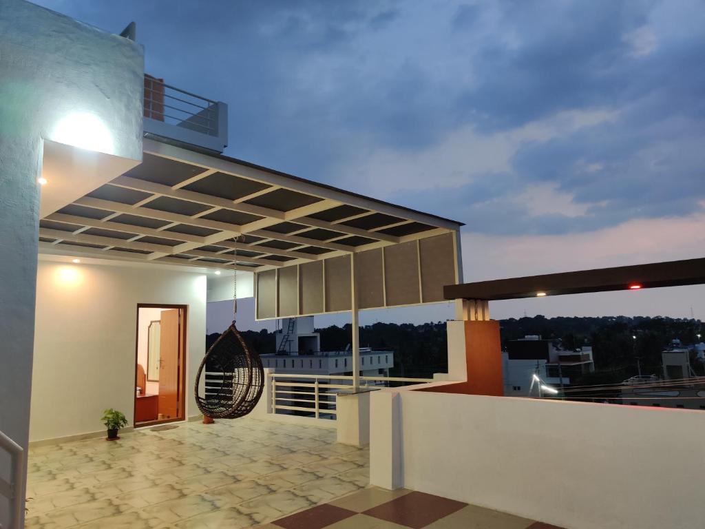 Balkón nebo terasa v ubytování SkyHouse Homestay