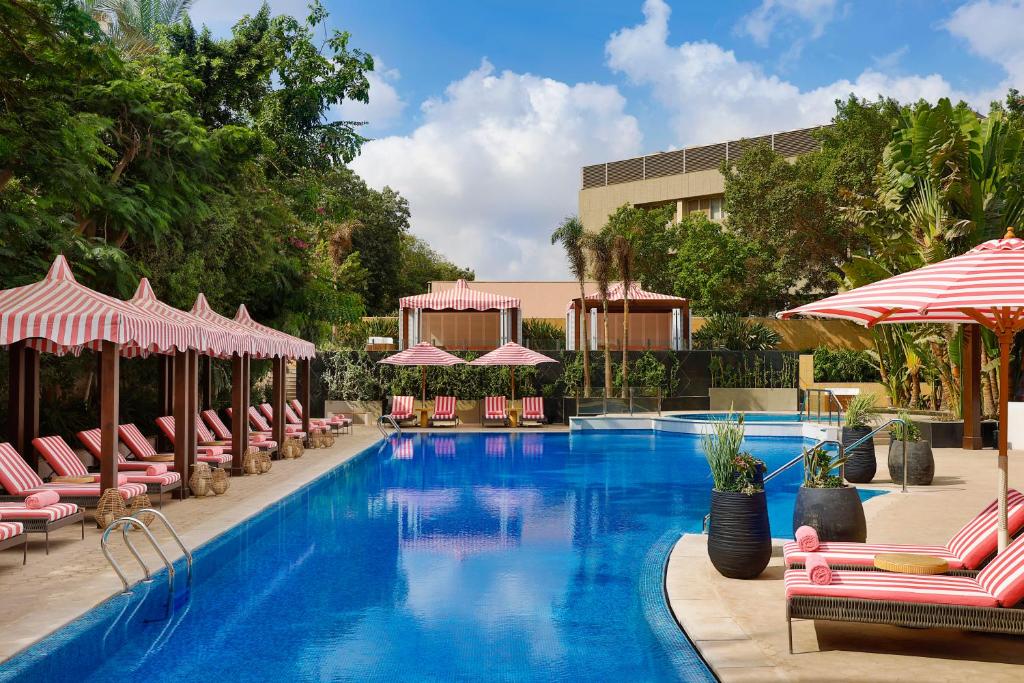 Bazén v ubytování Waldorf Astoria Cairo Heliopolis nebo v jeho okolí