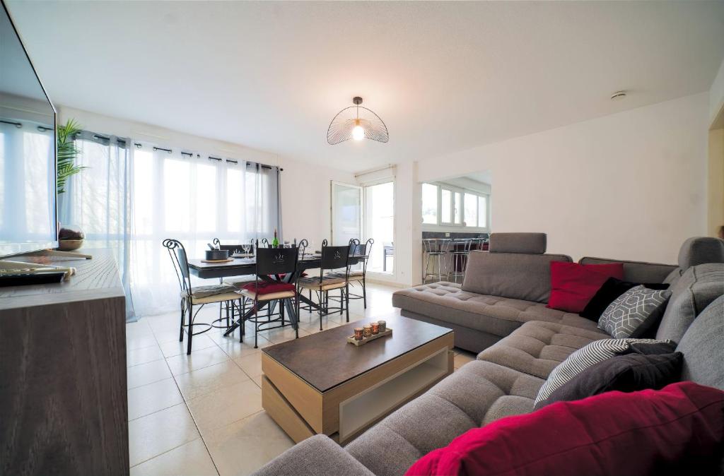 พื้นที่นั่งเล่นของ Appartement lumineux, 80m², proche des Vosges