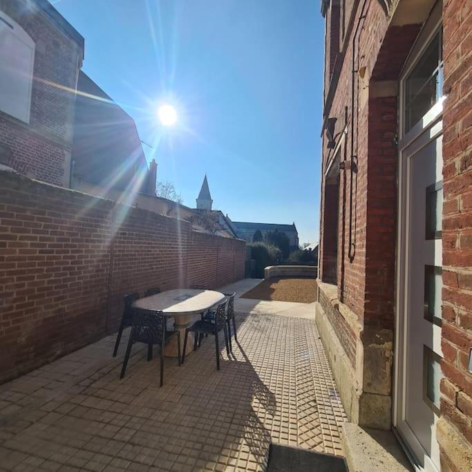 Fotografie z fotogalerie ubytování Maison avec cours privative v destinaci Nesle
