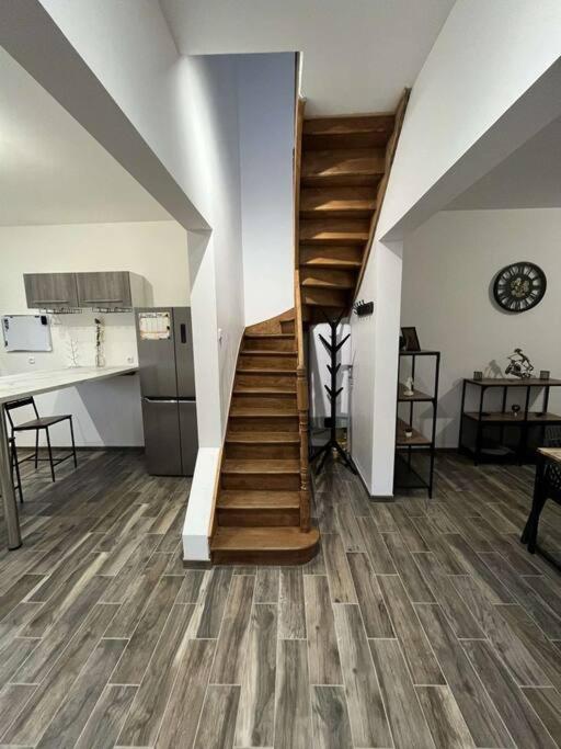 Kuchyň nebo kuchyňský kout v ubytování Maison avec cours privative
