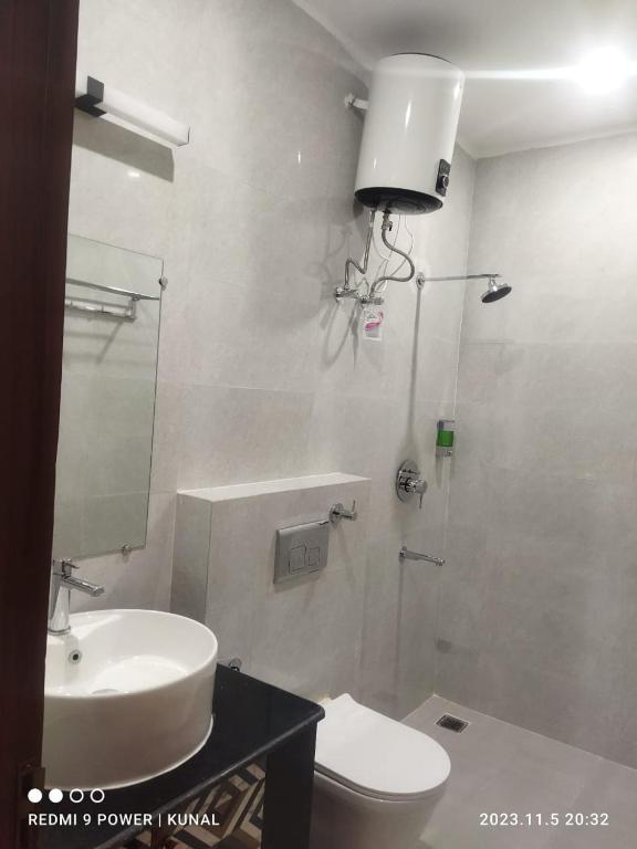 Koupelna v ubytování Hotel Mahadev Rishikesh