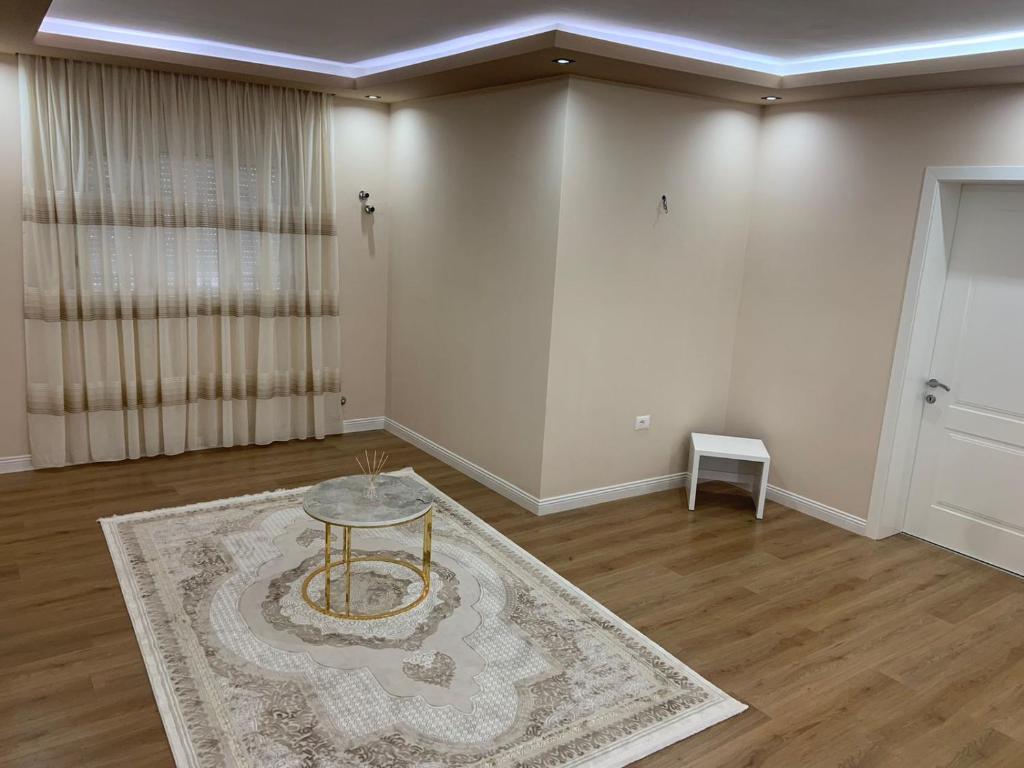 Fotografie z fotogalerie ubytování Vila Qyteza v destinaci Korçë