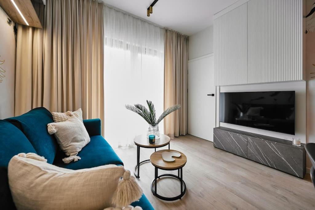 Golden Dreams Luxury Apartments 103 tesisinde bir oturma alanı