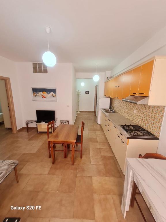 Aulona Apartament - Image 4