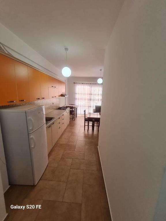 Aulona Apartament - Image 8