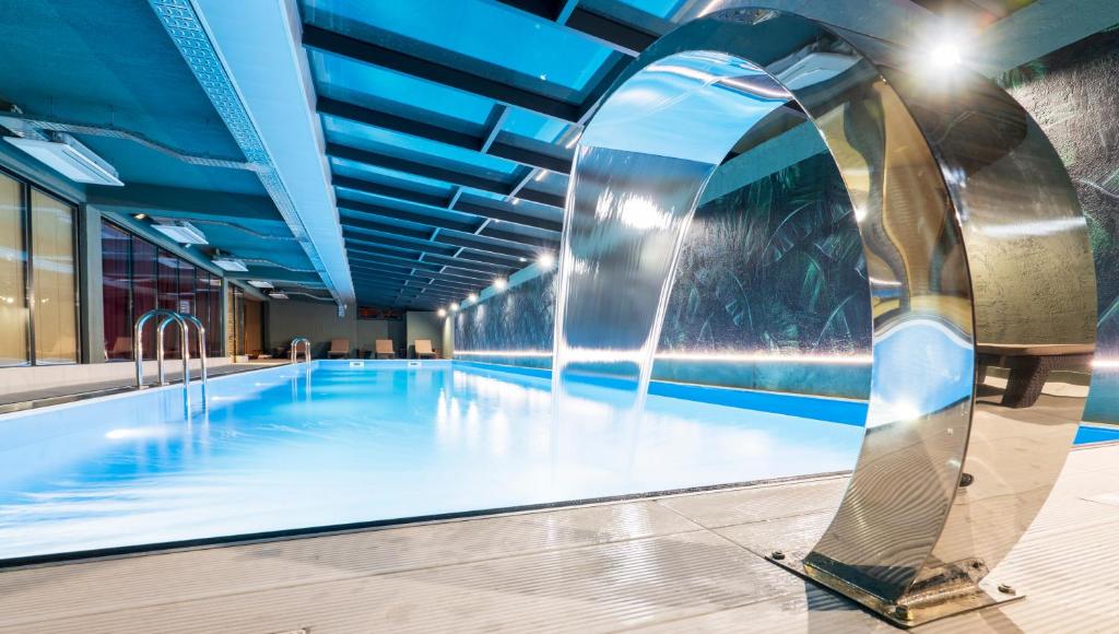 Bazén v ubytování Jazz Hotel nebo v jeho okolí