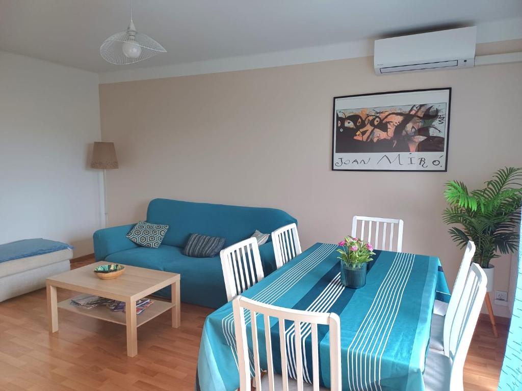 Fotografia z galérie ubytovania 3 chambres, bien placé, calme et spacieux avec balcon et parking v Avignone