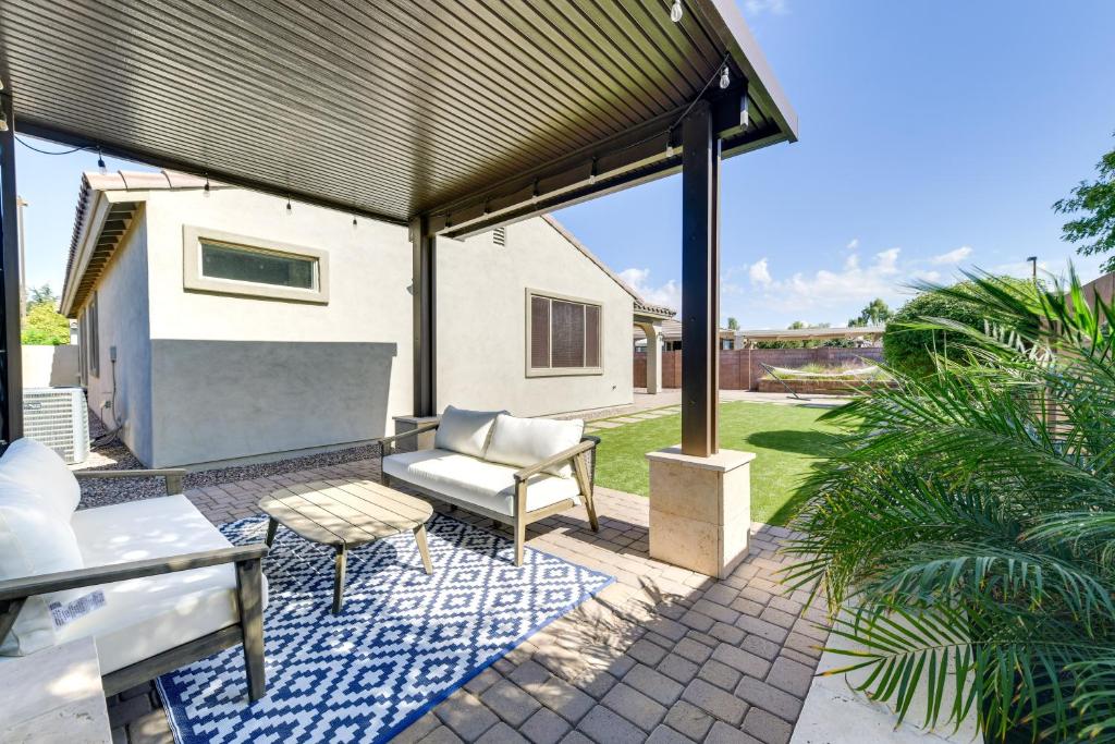 Modern Gilbert Home Rental with Community Amenities!, Queen Creek