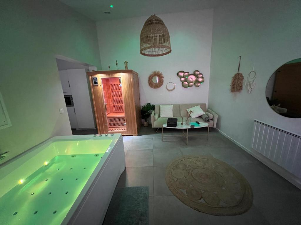 Φωτογραφία από το άλμπουμ του SPA JUNGLE σε Le Mesnil-Saint-Denis