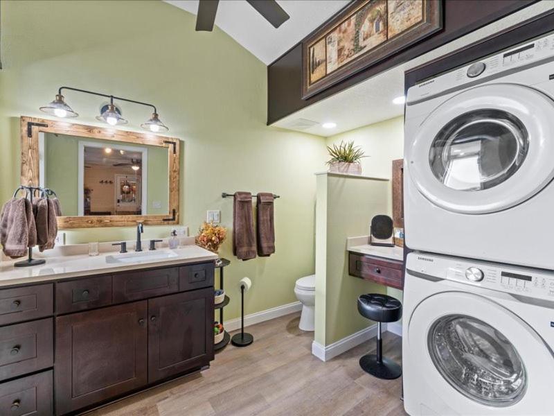 College Park-Orlando 5Star Villa Oasis - Home Away From Home - QUIET Neighborhood-PRIVATE Botanical Courtyard - mins from EOLA,DT, Winter Park - Free Parking & EV Plug In photo