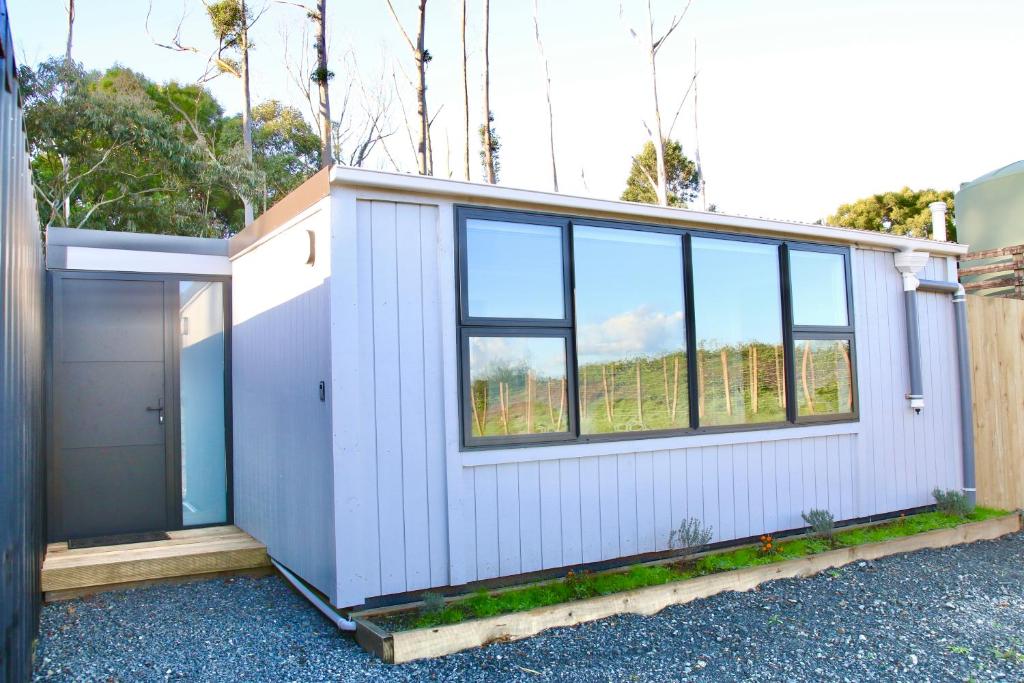 The Bird House Tiny Home - One-Bedroom House