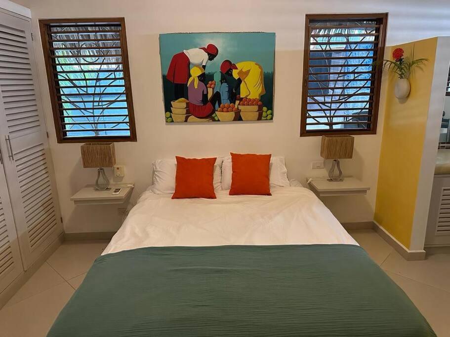 Postel nebo postele na pokoji v ubytování Las Terrenas Villa- King Bed, Beaches & Dining