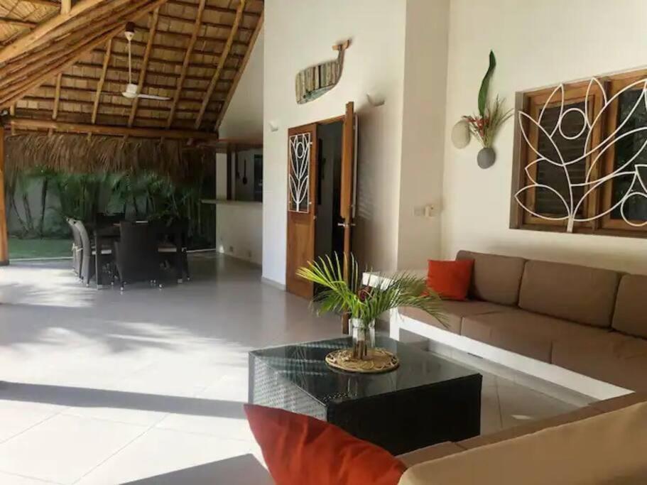 Posezení v ubytování Las Terrenas Villa- King Bed, Beaches & Dining