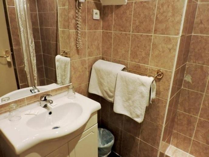 Hôtel de l'Aveyron - Resim 18