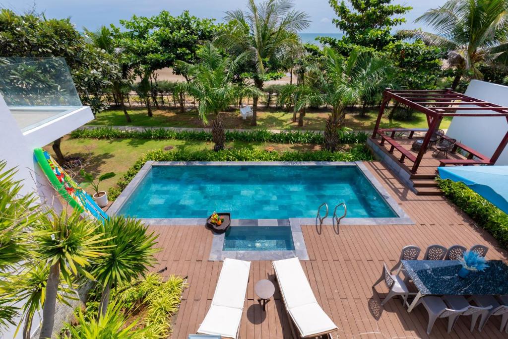 Bazén v ubytování Sát Biển D6 nebo v jeho okolí