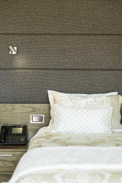 Postel nebo postele na pokoji v ubytování Mindil Beach Casino Resort