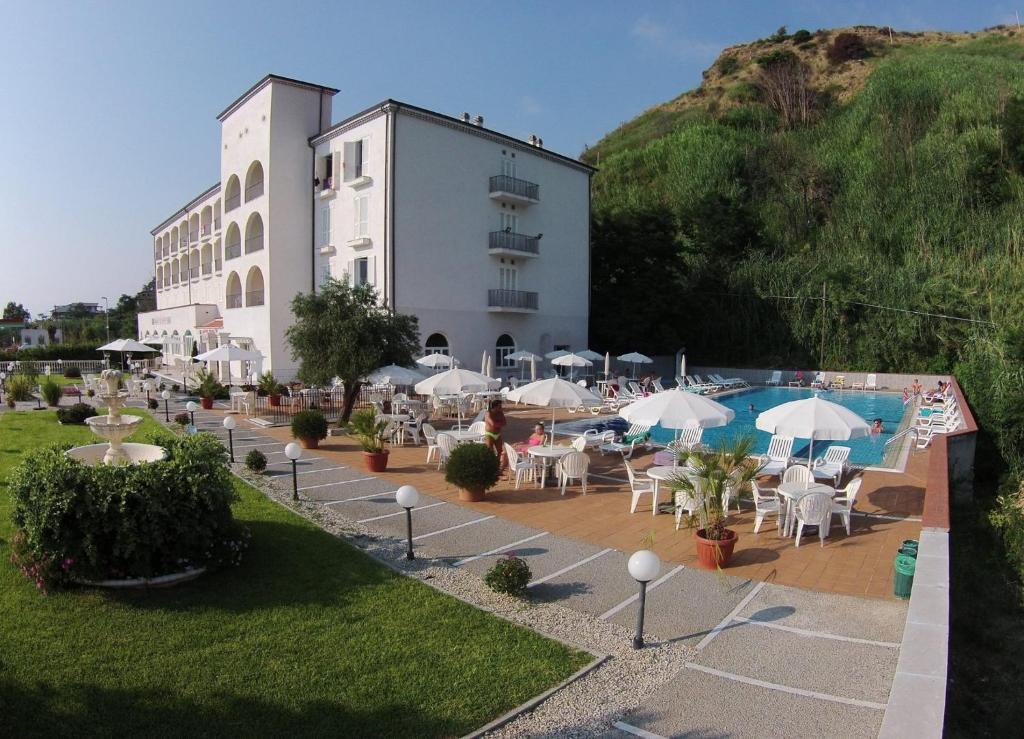 Gallery image of Hotel Total Family in Fuscaldo