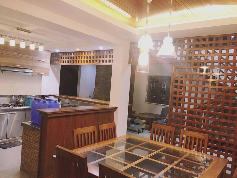 Kuchyň nebo kuchyňský kout v ubytování Bagasbas House
