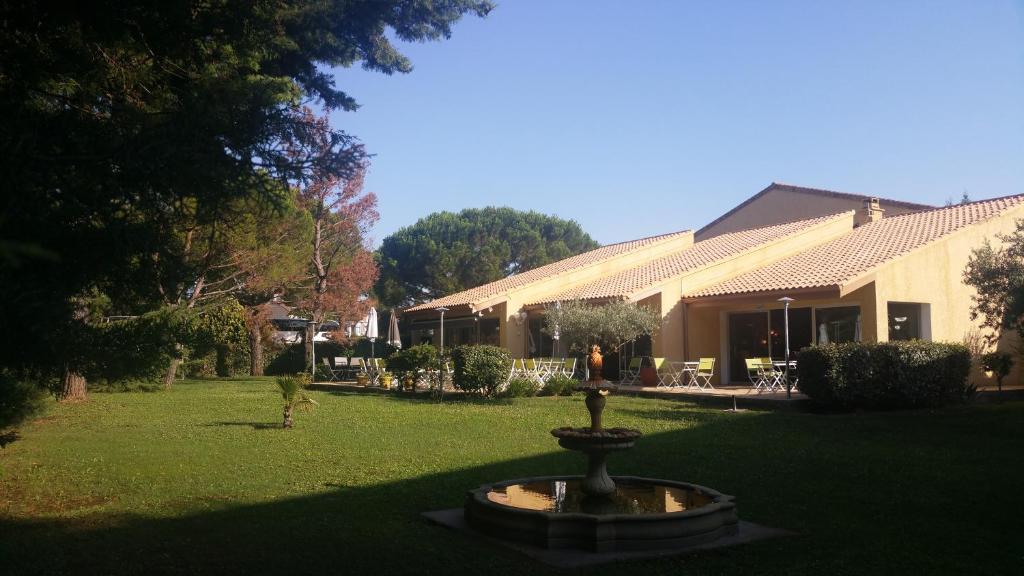 Zahrada ubytování Hôtel Restaurant Le Mas De L'Olivier