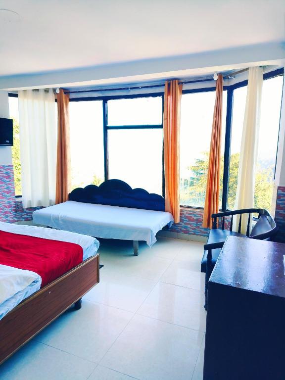 Hotel Holiday Dalhousie - Near Ghandhi Chowk Mall Road - 山景家庭房