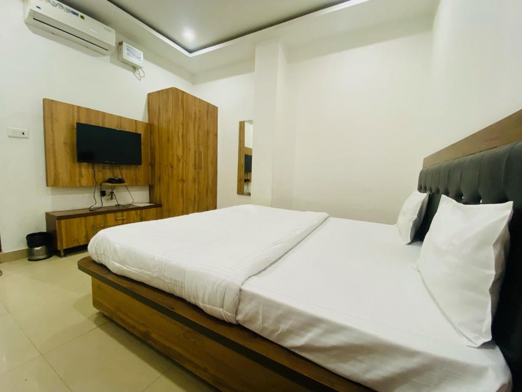 Vrindavan Inn, Lucknow Updated 2024 Prices