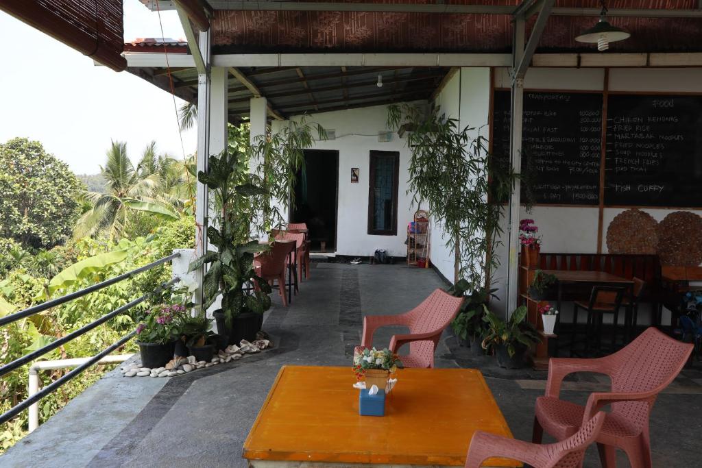 Μπαλκόνι ή βεράντα στο The view padang, Amazing view, 8 mins Mentawai fast ferry, cold beer,close to restaurants