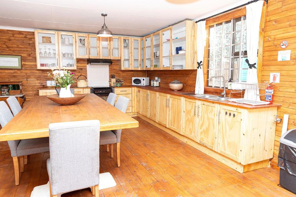 Kuchyň nebo kuchyňský kout v ubytování Fireside Cabin