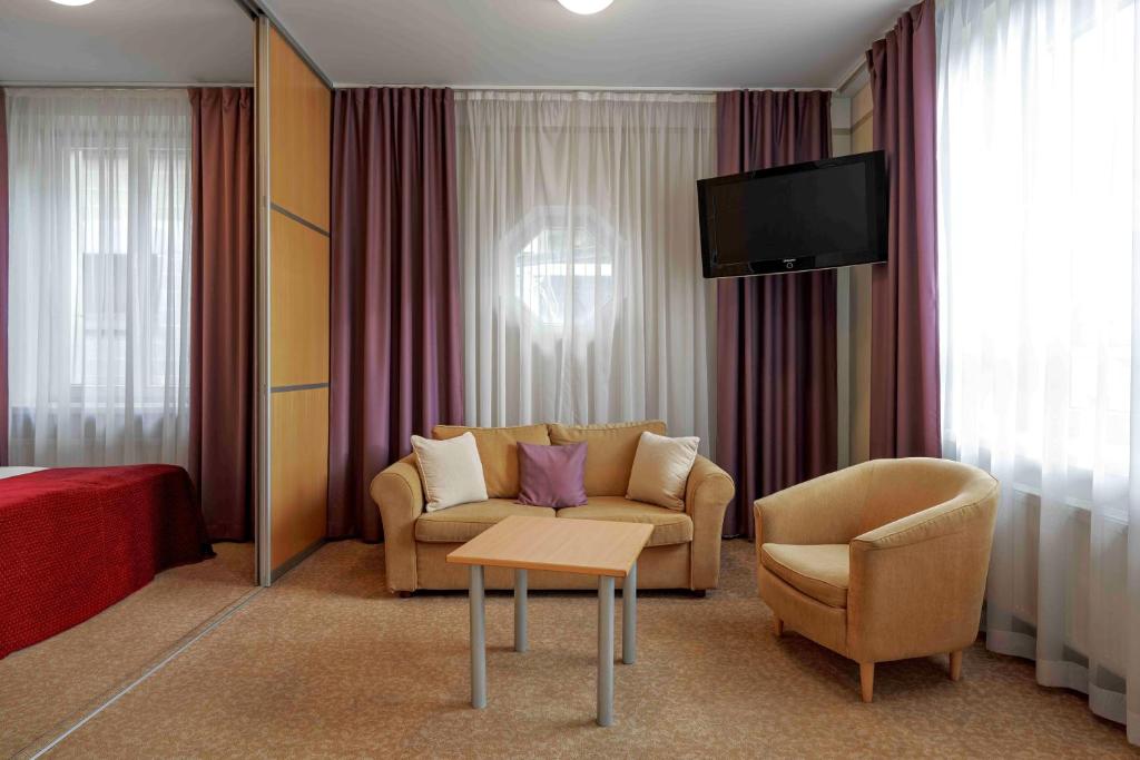 Rixwell Viru Square Hotel - Suite With Spa Bath