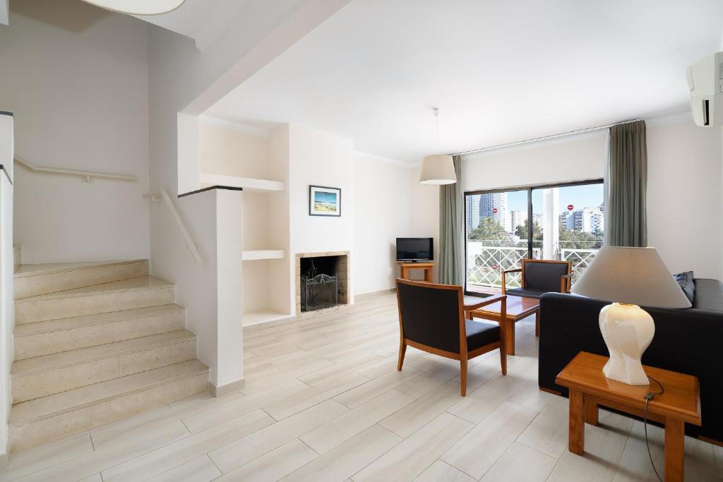 
Superior Three-Bedroom Apartment
