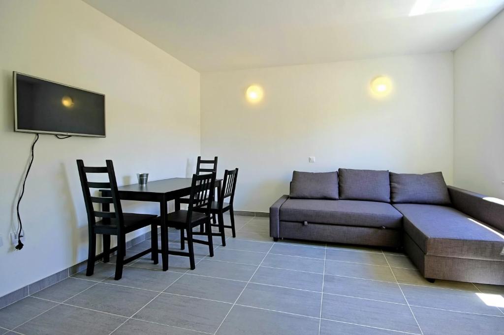 Apartments Finida Umag - 一居室公寓楼层的阳台