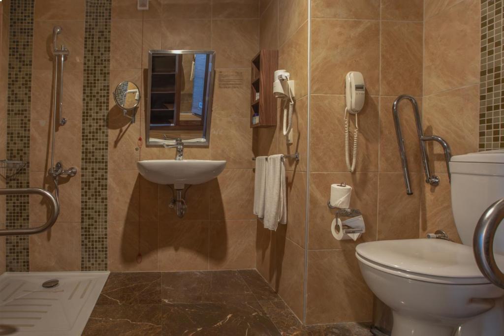 Koupelna v ubytování Kolin Hotel Spa & Convention Center