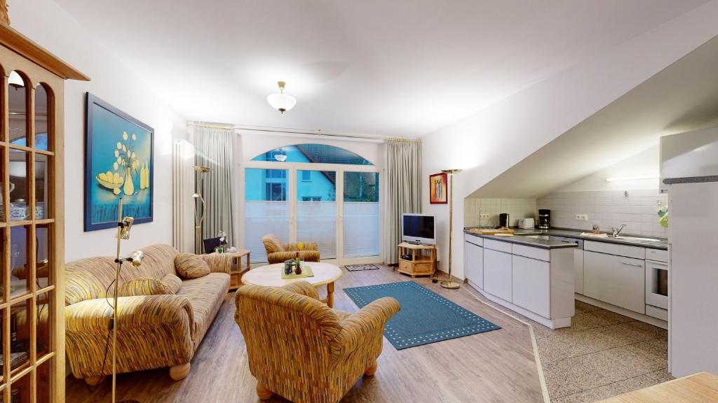 Η κουζίνα ή μικρή κουζίνα στο strandnahe FeWo mit Schwimmbad im Haus, a cappella 07, Binz