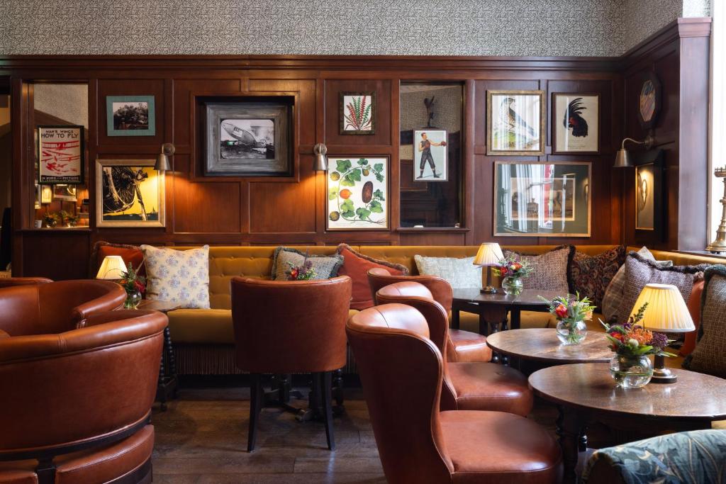Posezení v ubytování The White Hart Hotel Lincoln
