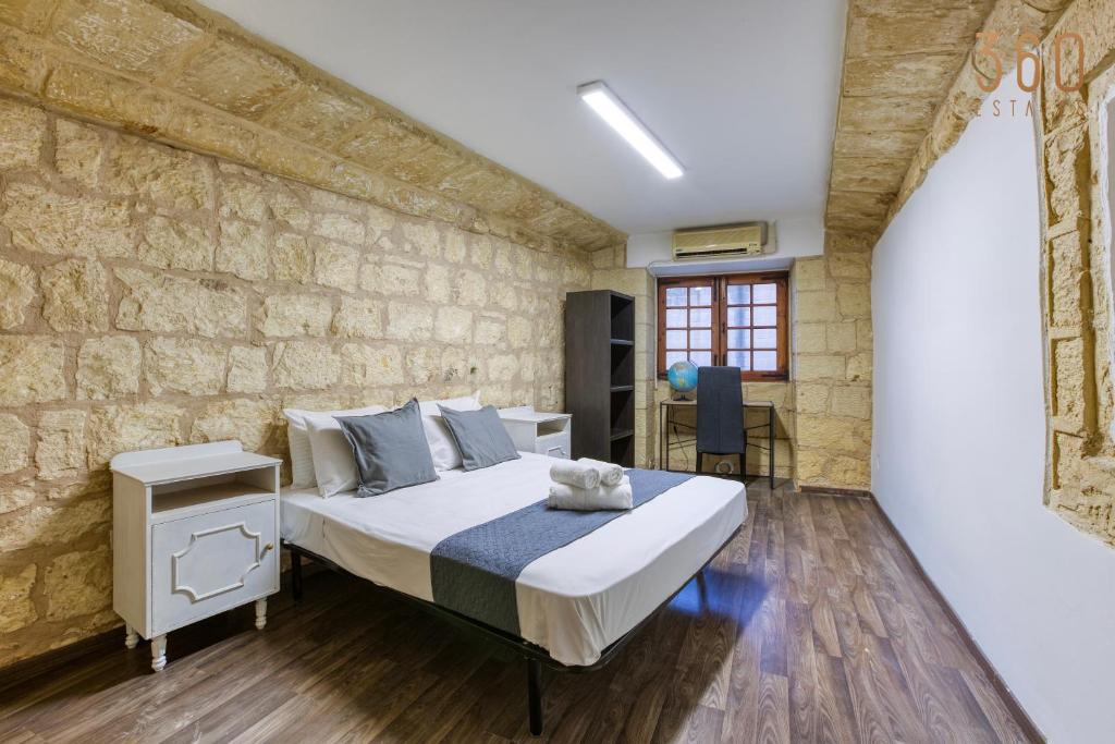 Posezení v ubytování Charming 4BR House of Character with private pool By 360 Estates