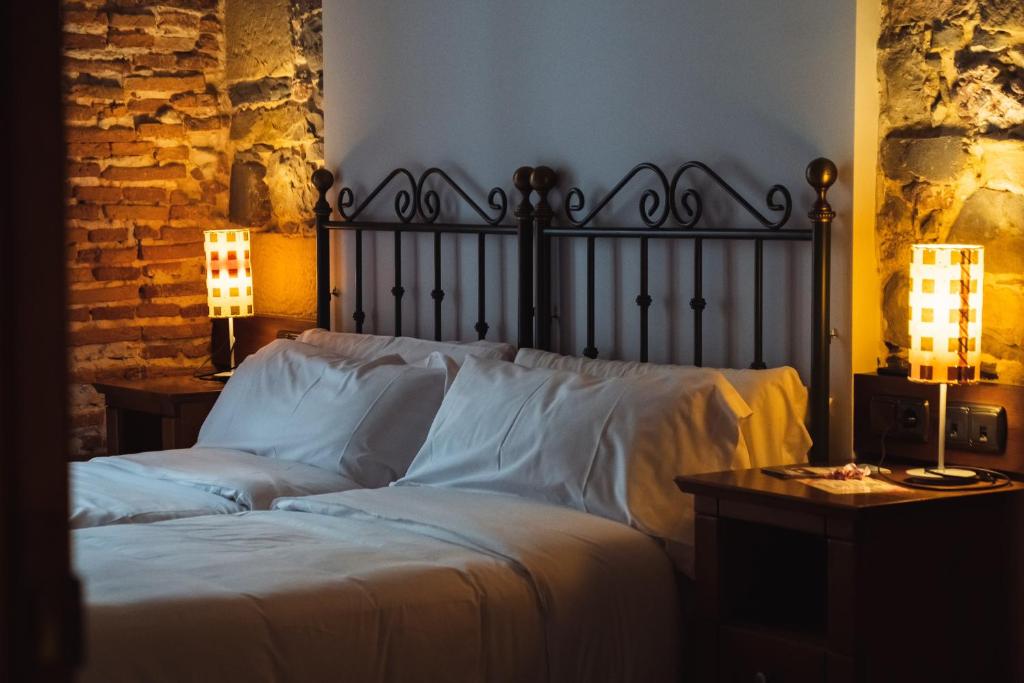 San Sebastián DOT Rooms - Twin Room With Private Bathroom