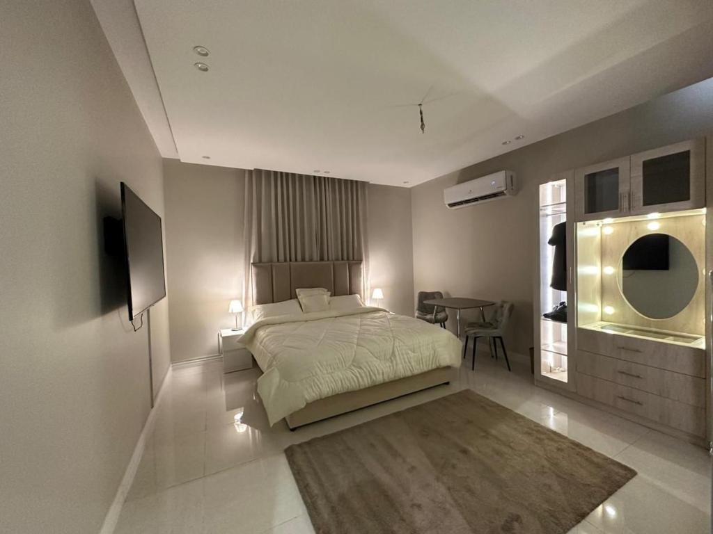 A bed or beds in a room at الشقة الصحية