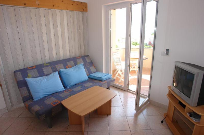 TV a/nebo společenská místnost v ubytování Apartments Dubrovnik Two