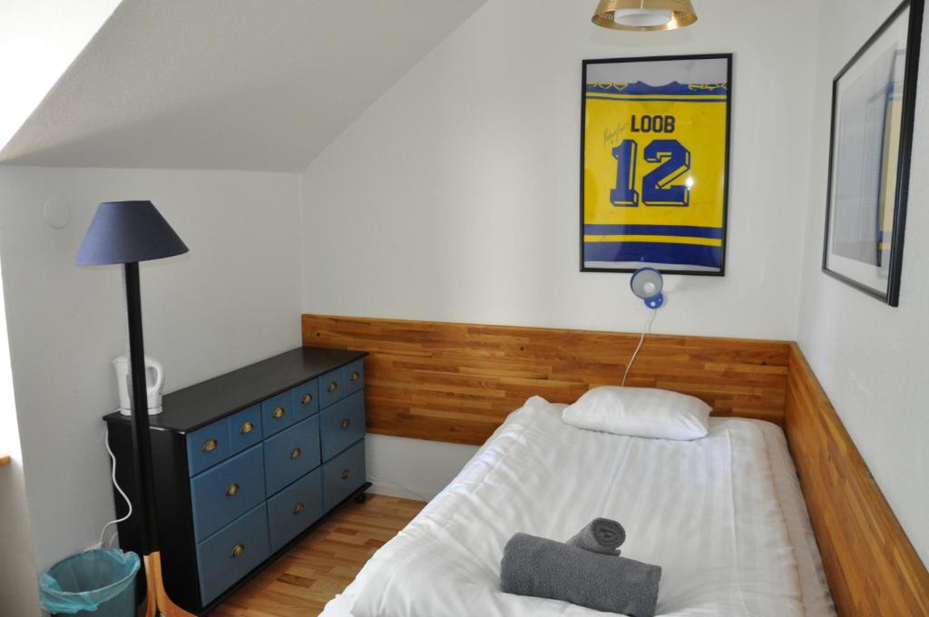 Postel nebo postele na pokoji v ubytování Slite Badhotell